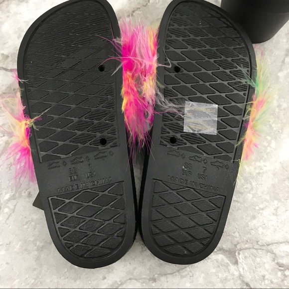 LAST ONE! Fuzzy Fur Feather Slides Sandal slippers - Picture 5 of 6